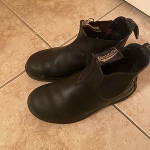 Black blundstone
